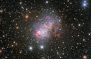 KPNO fotografía la galaxia irregular de Formación Estelar IC 10 en gran detalle.