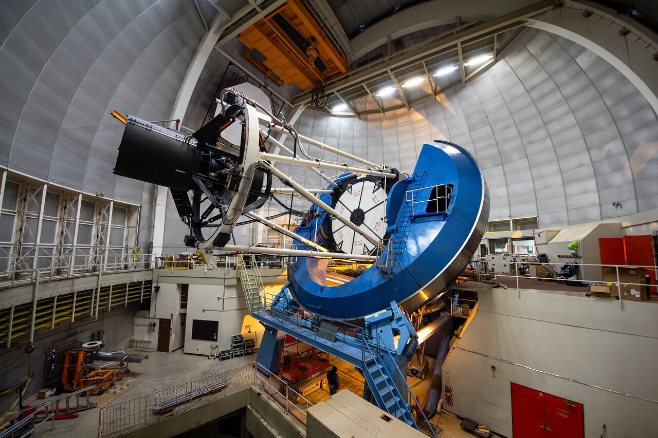 The Dark Energy Spectroscopic Instrument Installed on the Nicholas U. Mayall 4-meter Telescope