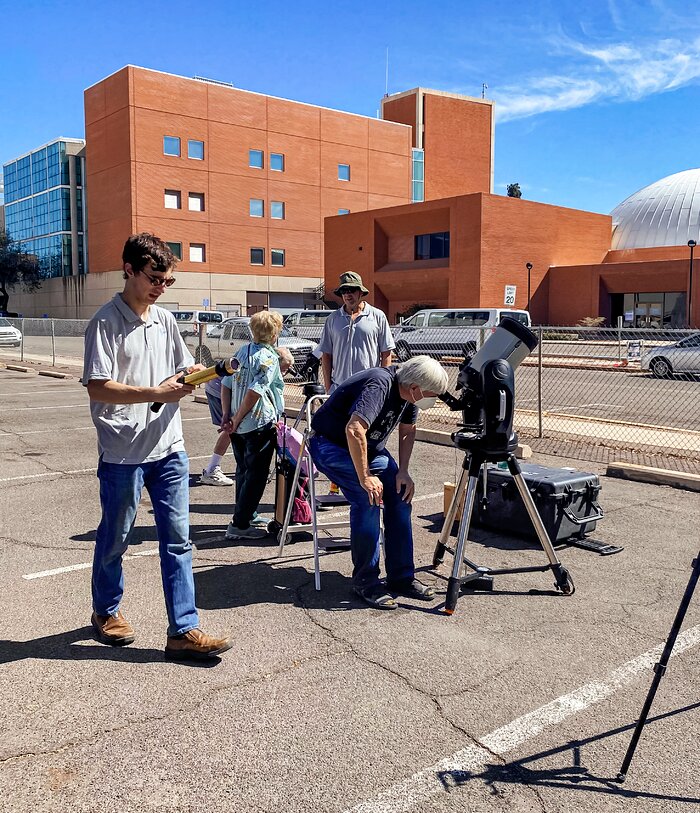 Observación solar en el Festival de Libros de Tucson 2022