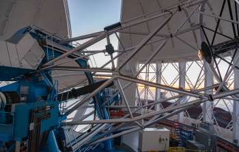 Gemini North telescope - side view